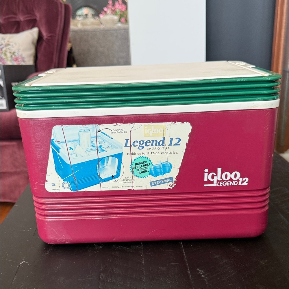 Igloo Legend 12 Vintage Cranberry and Green Cooler